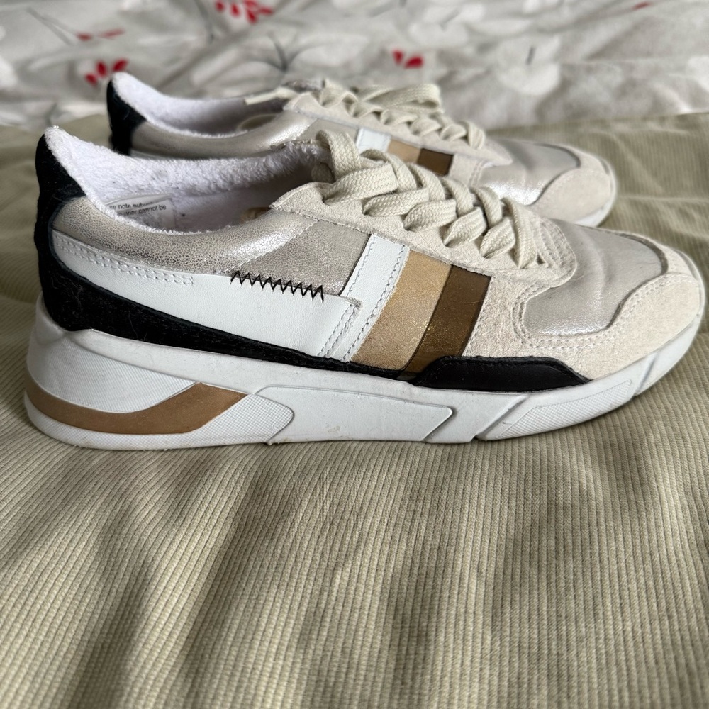 Gola Eclipse Moon Sneakers - EUC Size 7 Silver, Black, Neutrals